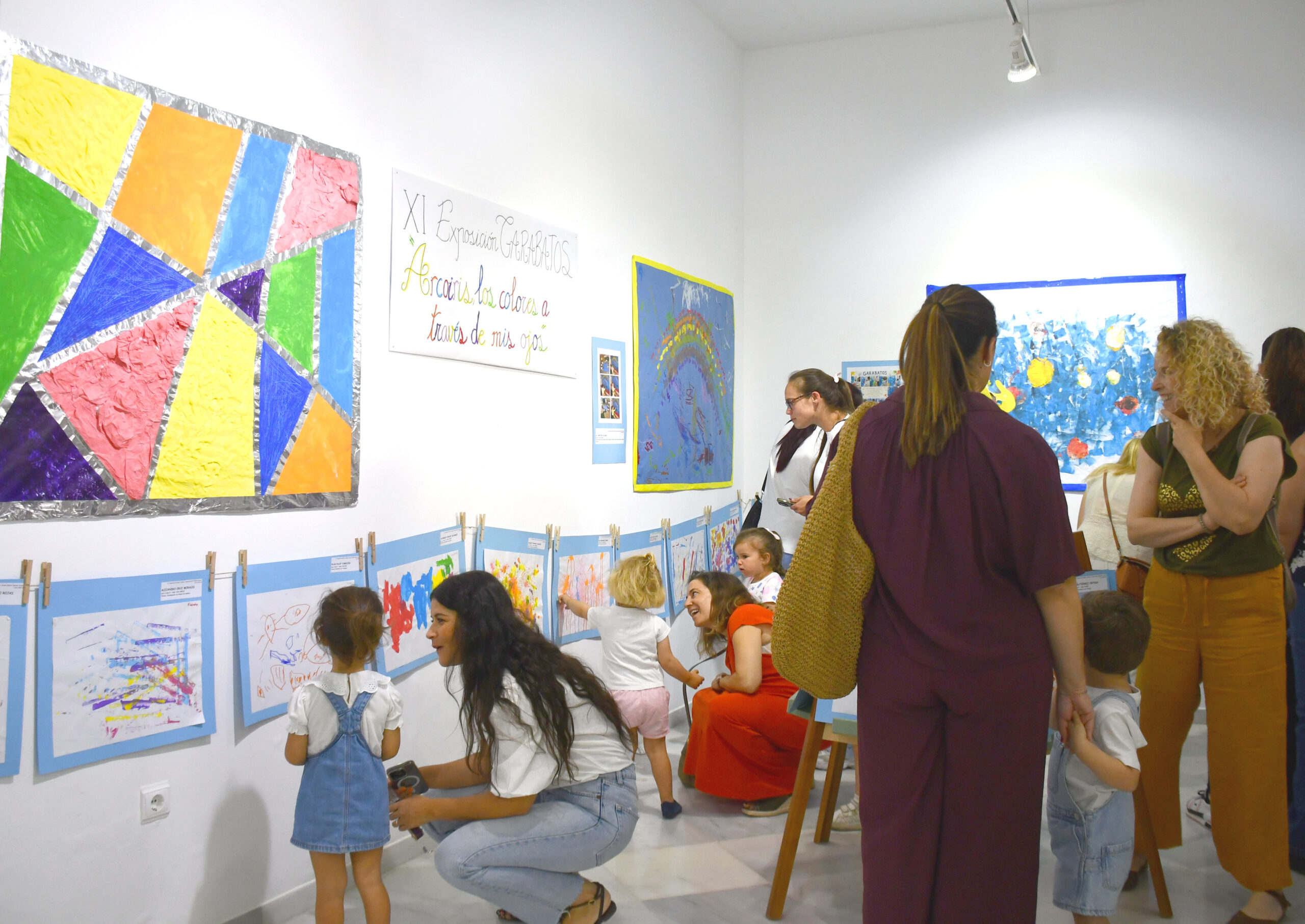 Inaugurada en el Museo de Osuna la XI exposición «Garabatos. El arte en cuclillas» de niños y niñas de 0 a 3 años